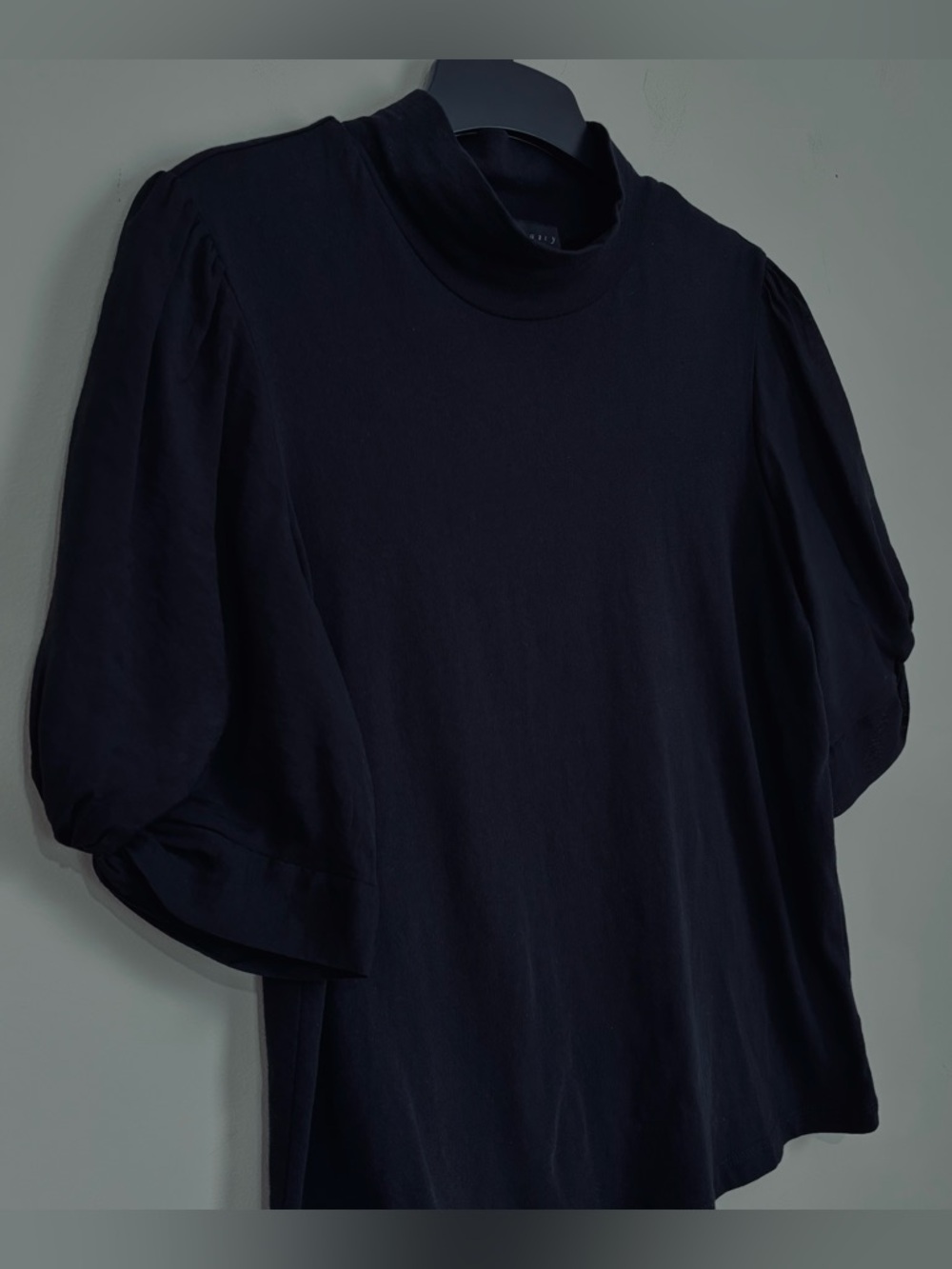 Sanctuary minimalist base layer black mock neck puff pleated short sleeve Tee M - Picture 5 of 16